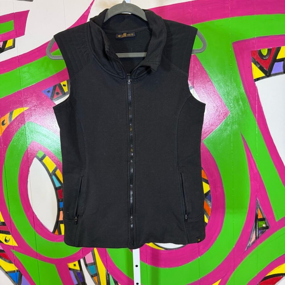 Studio by Energy Zone, Black Zip-Up Vest. Size Small. Good used condition!